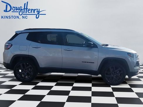 New 2026 Jeep Compass Latitude image 6