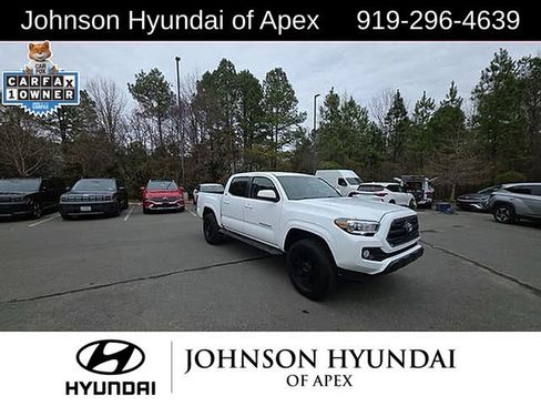 Used 2016 Toyota Tacoma SR5 w/ Towing Package image 20