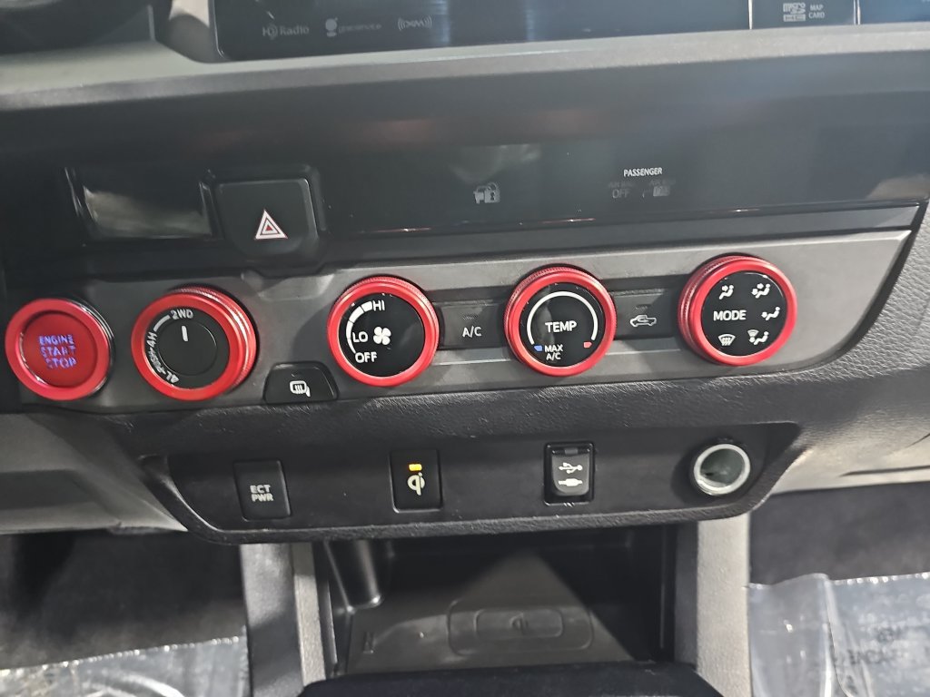 Used 2017 Toyota Tacoma TRD Off-Road w/ Tow Package AWD/4WD image 27