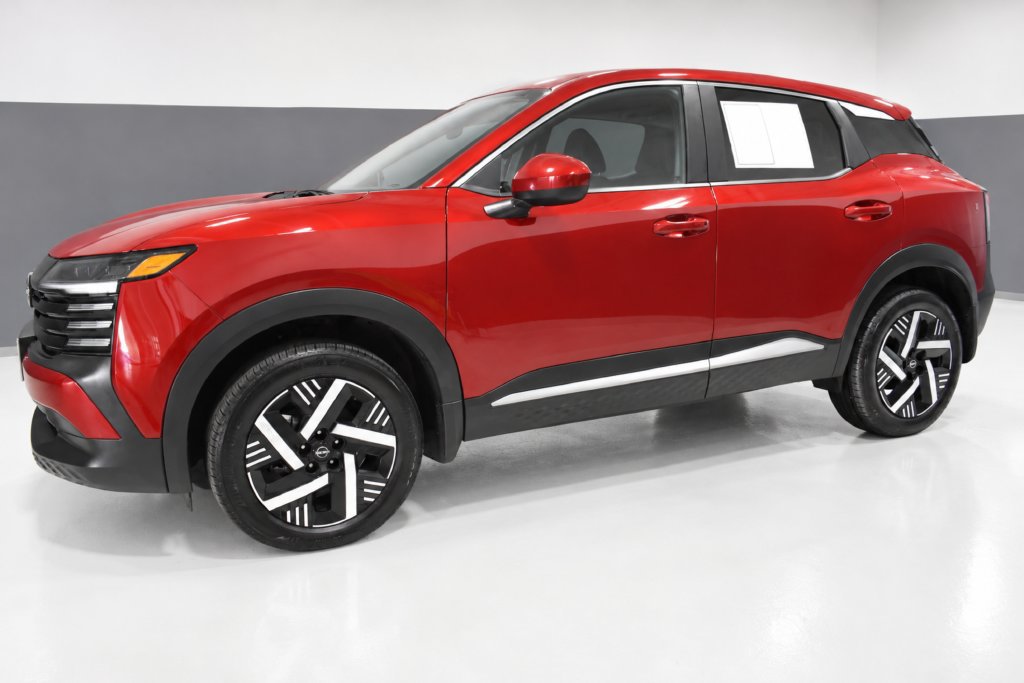 Certified 2025 Nissan Kicks SV FWD image 2