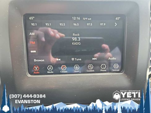 Used 2020 Jeep Cherokee Latitude Plus w/ Comfort/Convenience Group AWD/4WD image 21