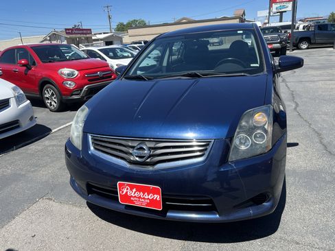 Used 2011 Nissan Sentra 2.0 S w/ Convenience Pkg FWD image 2