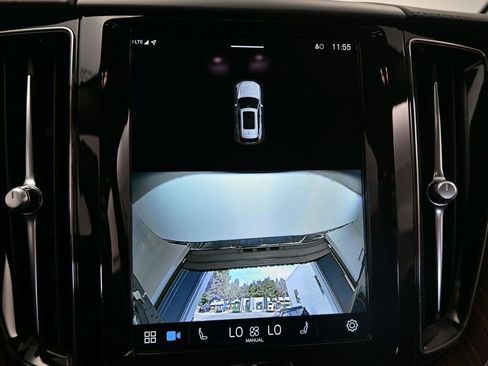 Used 2023 Volvo XC60 B5 Ultimate image 28