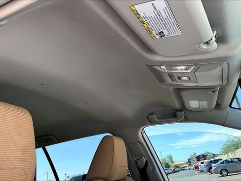 Used 2022 Toyota RAV4 LE FWD image 16