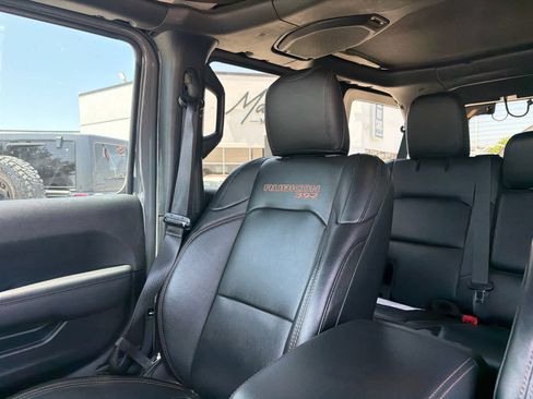 Used 2021 Jeep Wrangler Unlimited Rubicon AWD/4WD image 9