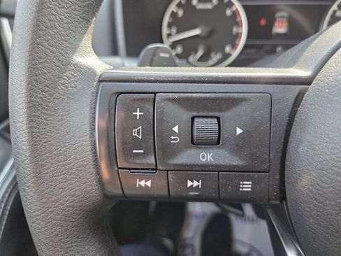 Used 2024 Nissan Rogue SV image 17