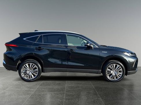 Used 2021 Toyota Venza XLE w/ Softex Package AWD/4WD image 10