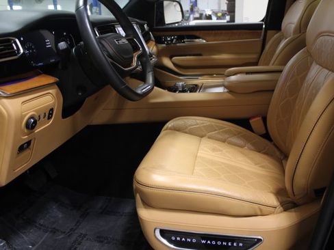 Used 2022 Jeep Grand Wagoneer Series III image 19