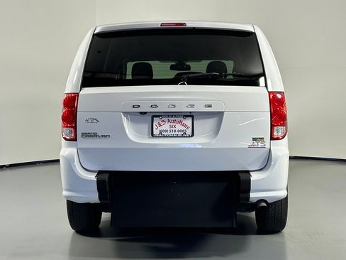 Used 2019 Dodge Grand Caravan SE FWD image 7