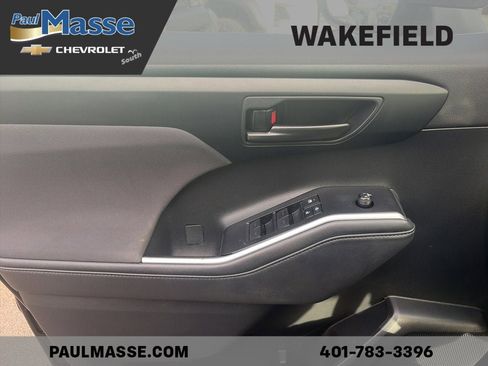 Used 2020 Toyota Highlander L image 13