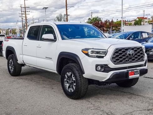Used 2023 Toyota Tacoma TRD Off-Road image 3
