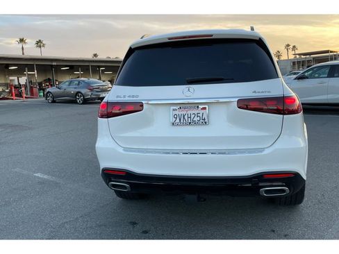 Used 2024 Mercedes-Benz GLS 450 4MATIC w/ AMG Line Exterior image 4
