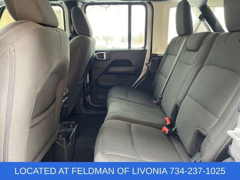 Used 2018 Jeep Wrangler Unlimited Sahara image 23