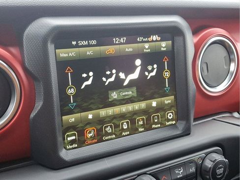 Used 2023 Jeep Wrangler Rubicon w/ Cold Weather Group image 14