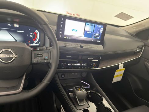 New 2026 Nissan Rogue Platinum w/ Platinum Premium Package image 17