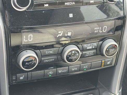 Used 2020 Subaru Ascent Premium w/ Convenience Package image 16