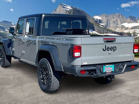 Used 2023 Jeep Gladiator Sport AWD/4WD image 13