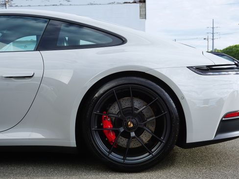 Certified 2025 Porsche 911 Carrera 4 GTS AWD/4WD image 9