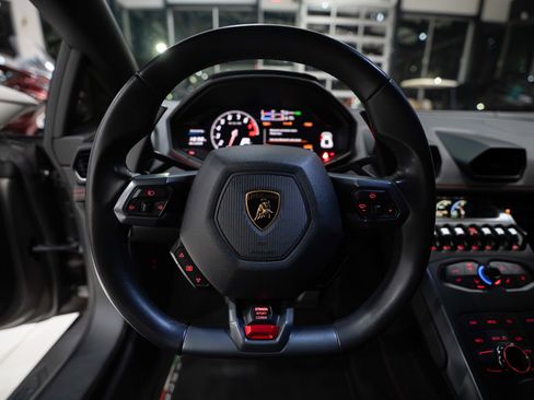 Used 2015 Lamborghini Huracan LP 610-4 AWD/4WD image 13