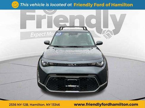 Used 2025 Kia Soul LX image 3