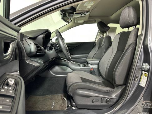 Used 2024 Subaru Outback Premium image 4