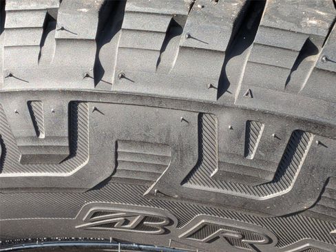 Used 2021 Chevrolet Silverado 1500 LT Trail Boss w/ Convenience Package II image 10