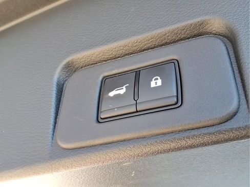 Used 2024 Nissan Rogue SV FWD image 27