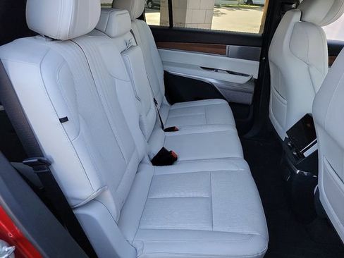 Used 2026 Cadillac Vistiq Sport image 27