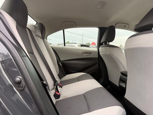 Used 2025 Toyota Corolla LE FWD image 29