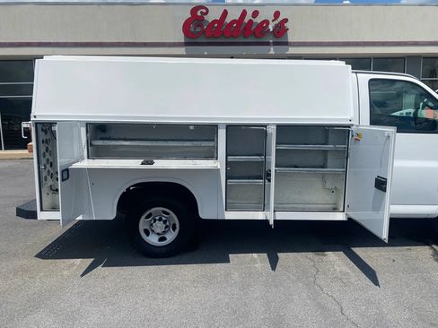 Used 2019 Chevrolet Express 3500 w/ Power Convenience Package RWD image 21