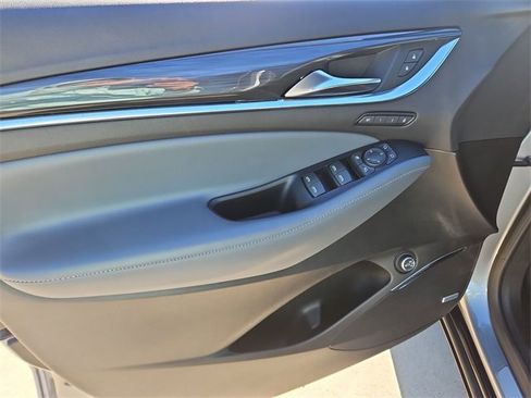 Used 2024 Buick Enclave Premium image 21