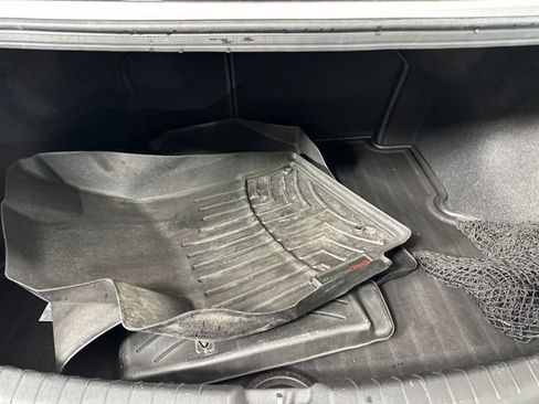 Used 2017 Hyundai Elantra Limited image 58