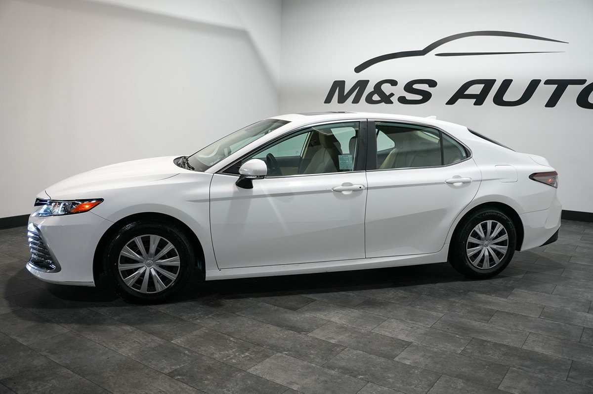 Used 2022 Toyota Camry LE w/ Audio Upgrade Package FWD image 6