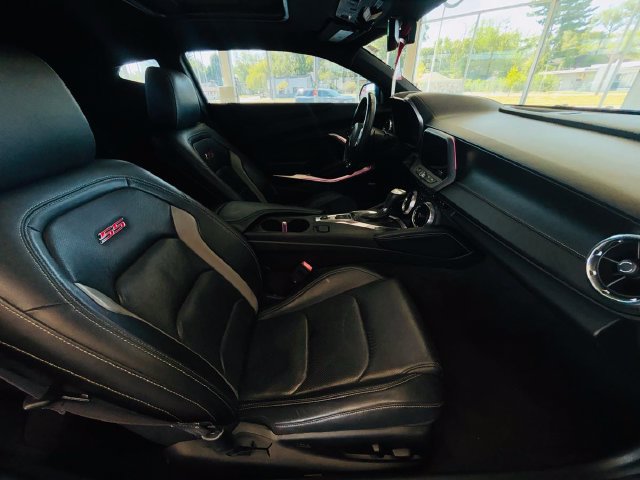 Used 2017 Chevrolet Camaro SS RWD image 40