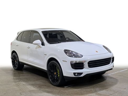 Used 2017 Porsche Cayenne S Platinum w/ Premium Package Plus (Pjy) AWD/4WD image 3