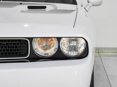 Used 2013 Dodge Challenger SXT image 35