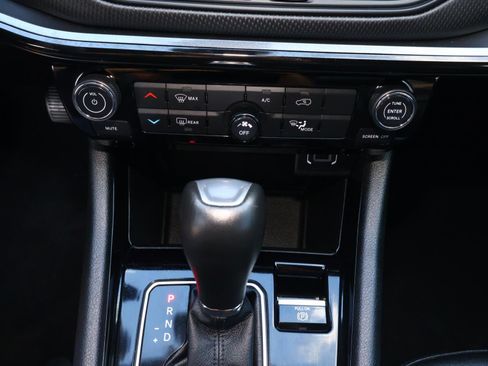 Used 2024 Jeep Compass Latitude w/ Altitude Special Edition image 23