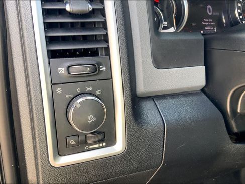 Used 2013 RAM 1500 Big Horn RWD image 33