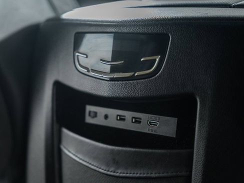 Used 2018 Cadillac Escalade ESV Platinum image 32