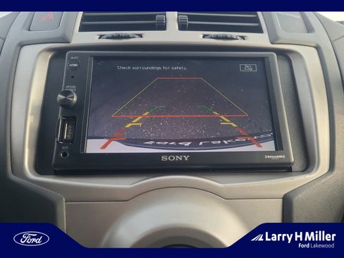 Used 2009 Toyota Yaris 2-Door Hatchback image 28