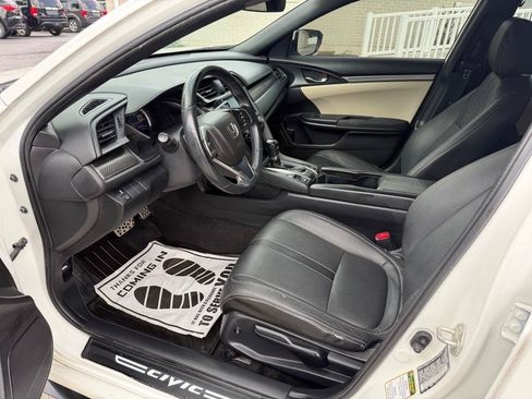 Used 2018 Honda Civic Sport image 5