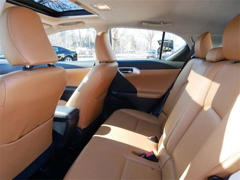 Used 2013 Lexus CT 200h image 9