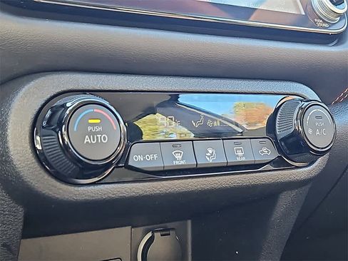 Used 2024 Nissan Kicks SR image 14