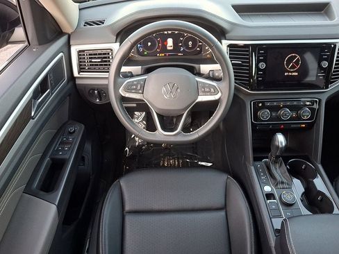 Certified 2023 Volkswagen Atlas SE w/ Black Wheel Package AWD/4WD image 11
