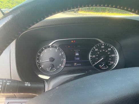 Used 2023 Nissan Frontier SV w/ SV Convenience Package RWD image 6