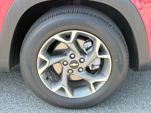 Used 2026 Chevrolet Trax LT FWD image 32