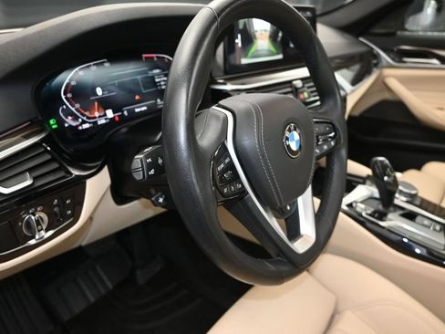 Used 2023 BMW 530i w/ Premium Package RWD image 26