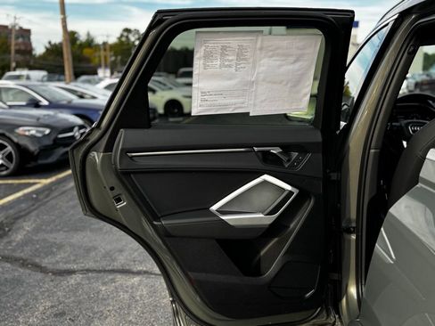 Used 2023 Audi Q3 2.0T Premium image 7