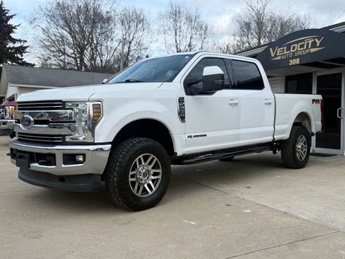 Used 2019 Ford F250 Lariat w/ Lariat Value Package image 6