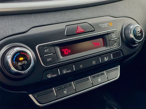 Used 2020 Kia Sorento EX image 19